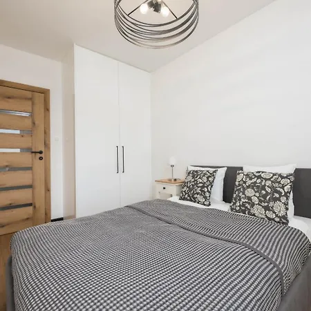 Apartman Old Town - Air Con & Parking - By Rentujemy *