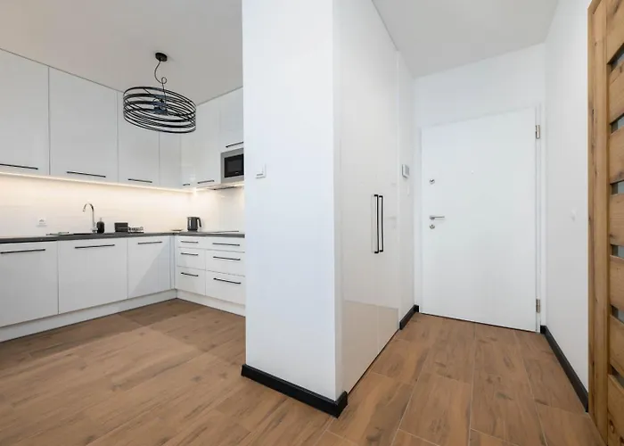 Old Town - Air Con & Parking - By Rentujemy