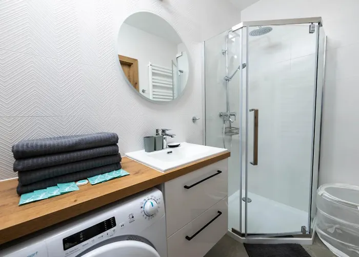 Old Town - Air Con & Parking - By Rentujemy * Posen