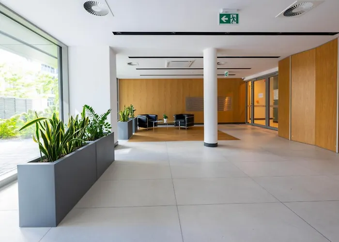 Old Town - Air Con & Parking - By Rentujemy Apartment